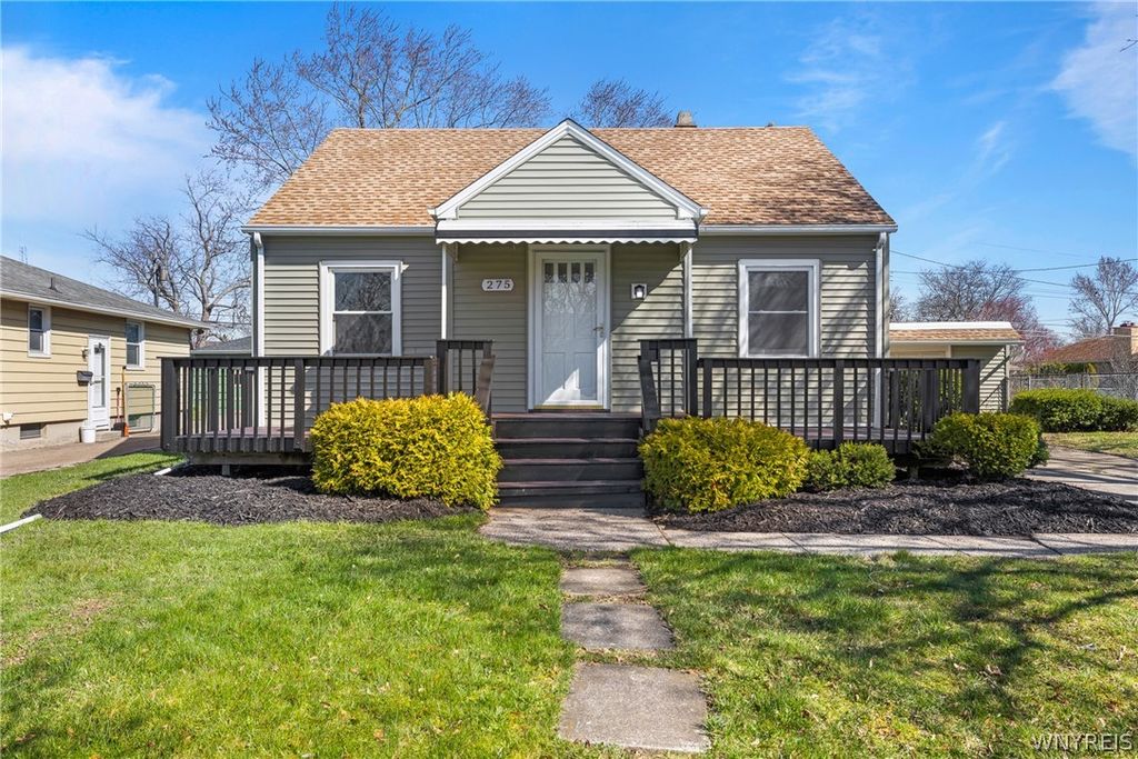 Photo of 275 Oakridge Avenue, Tonawanda, NY 14217 (MLS # B1672644)