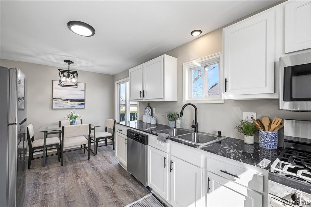 Photo of 275 Oakridge Avenue, Tonawanda, NY 14217 (MLS # B1672644)