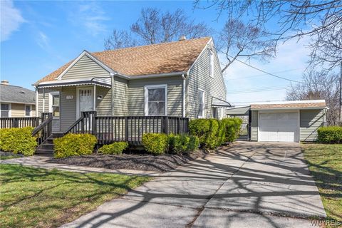 275 Oakridge Avenue Buffalo NY 14217