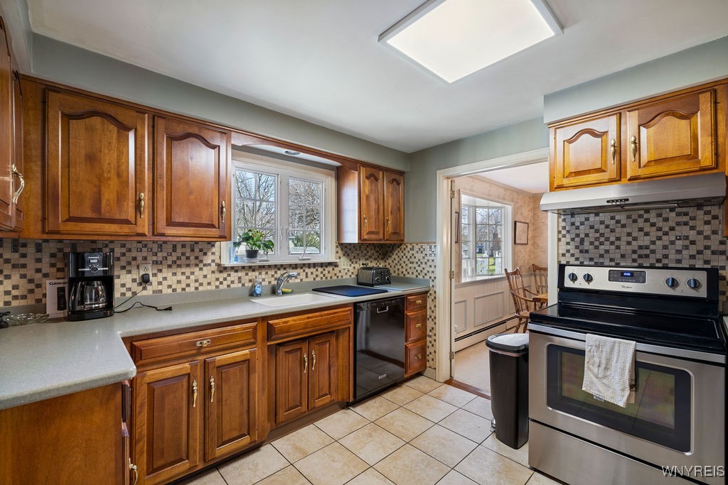 615 Sandlewood Drive, Lewiston, New York image 2