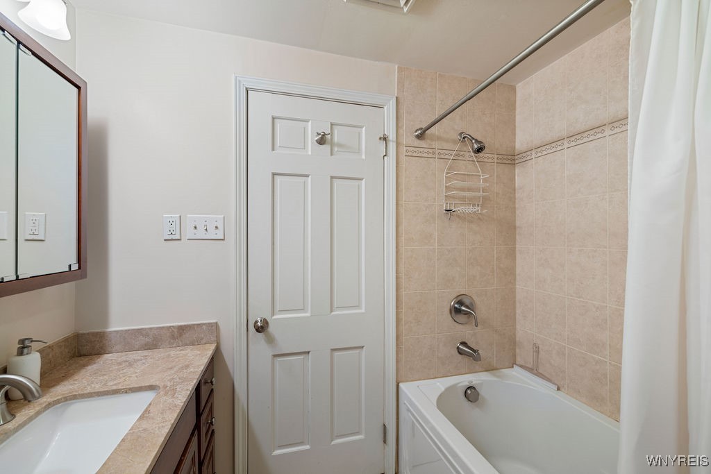 615 Sandlewood Drive, Lewiston, New York image 15