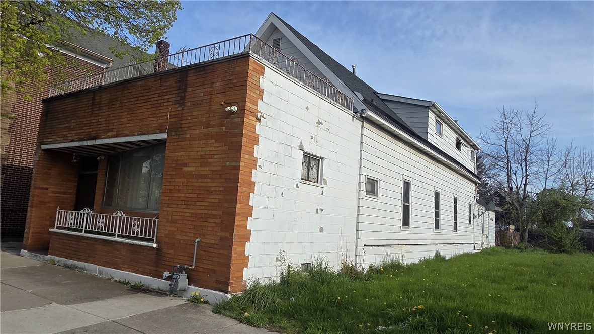 1115 E Lovejoy Street