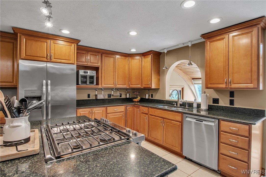 98 Boughton Hill Road, Mendon, New York image 18
