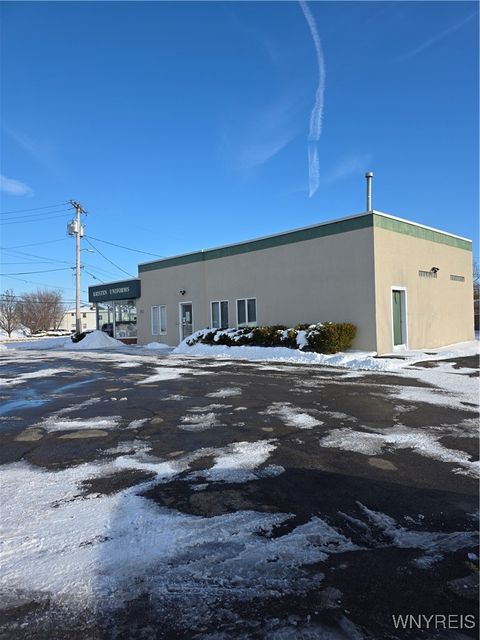 Tiny photo for 2010 Eggert Road, Amherst, NY 14226 (MLS # B1660748)