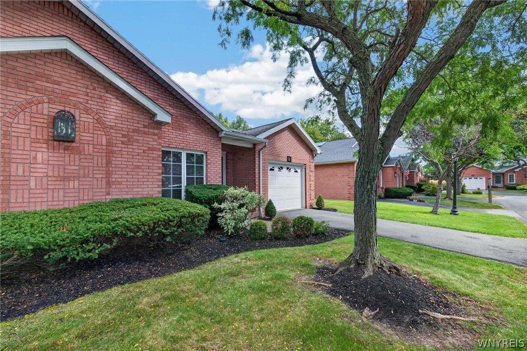 12 Woodpointe