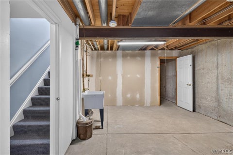 Tiny photo for 12 Woodpointe RUN, Amherst, NY 14221 (MLS # B1714975)