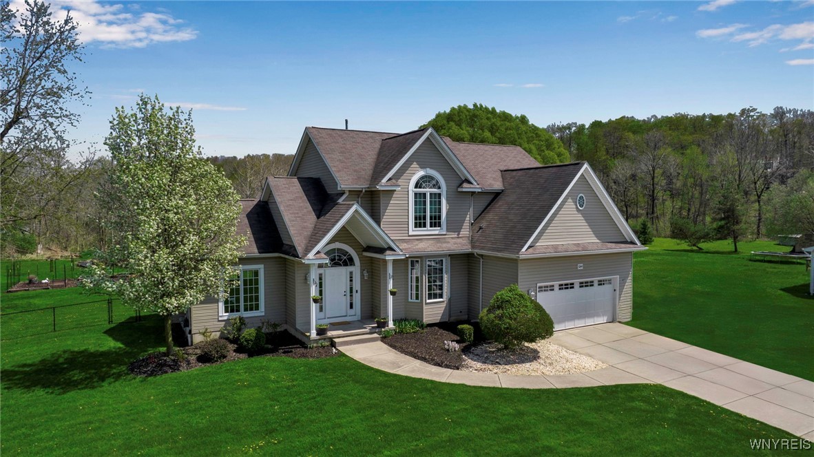5245 Goodrich Road, Clarence, New York image 1