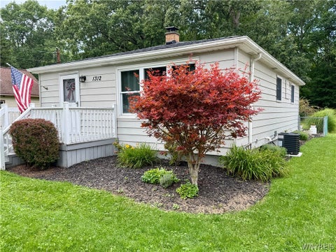 Tiny photo for 1312 Sherwood Avenue, North Tonawanda, NY 14120 (MLS # B1710478)