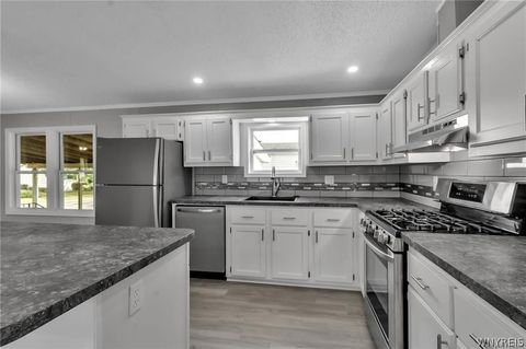 Tiny photo for 1227 Parkwood Drive, Lockport Town, NY 14094 (MLS # B1684825)