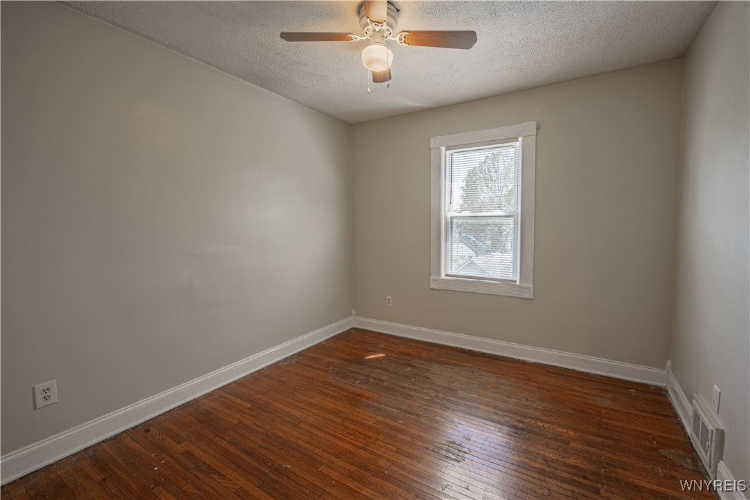 2423 Whitney Avenue, Niagara Falls, New York image 27