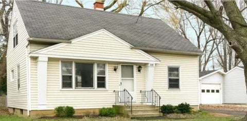Photo of 3319 Mckinley Parkway, Hamburg, NY 14219 (MLS # B1712456)