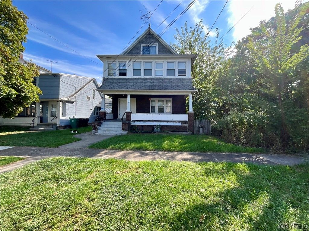 Photo of 541 16th Street, Niagara Falls, NY 14301 (MLS # B1669680)