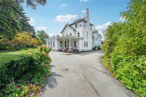 Homes For Sale - 280 Pine Ridge Road<br/> Cheektowaga, NY 14225