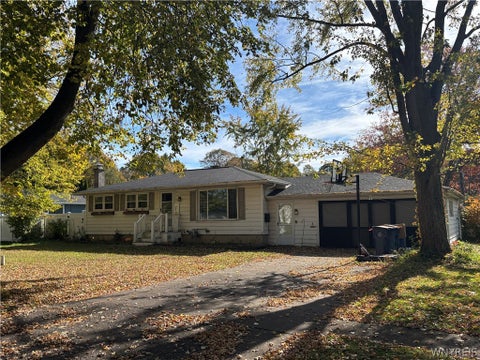 Photo of 6 Hamilton Drive, Lockport City, NY 14094 (MLS # B1724772)