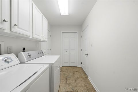 Tiny photo for 74 Moon Walk, Tonawanda, NY 14150 (MLS # B1660711)