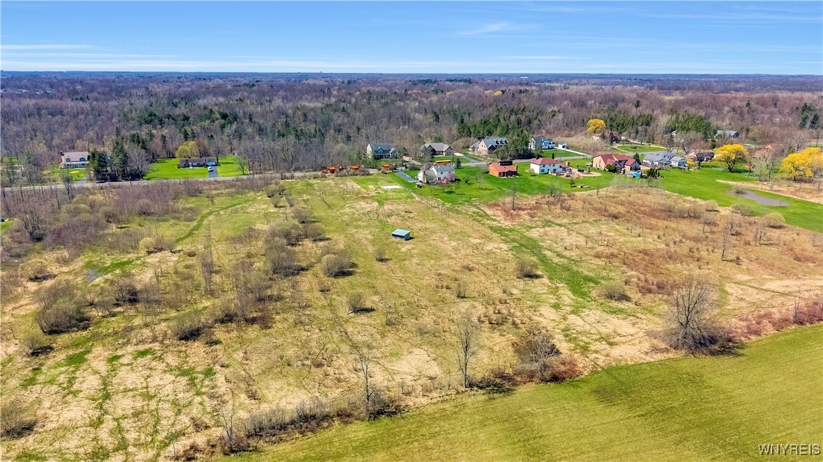 Conner Road, Clarence, New York image 9