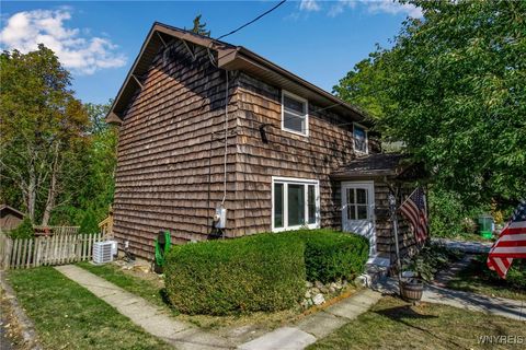 Photo of 170 Glen Avenue, Amherst, NY 14221 (MLS # B1643653)