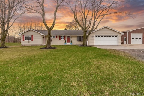 Homes For Sale - 1693 W Creek Road<br/> Niagara County, Newfane, NY 14028