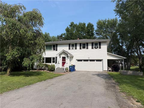 Photo of 781 Campbell Boulevard, Amherst, NY 14228 (MLS # B1707648)