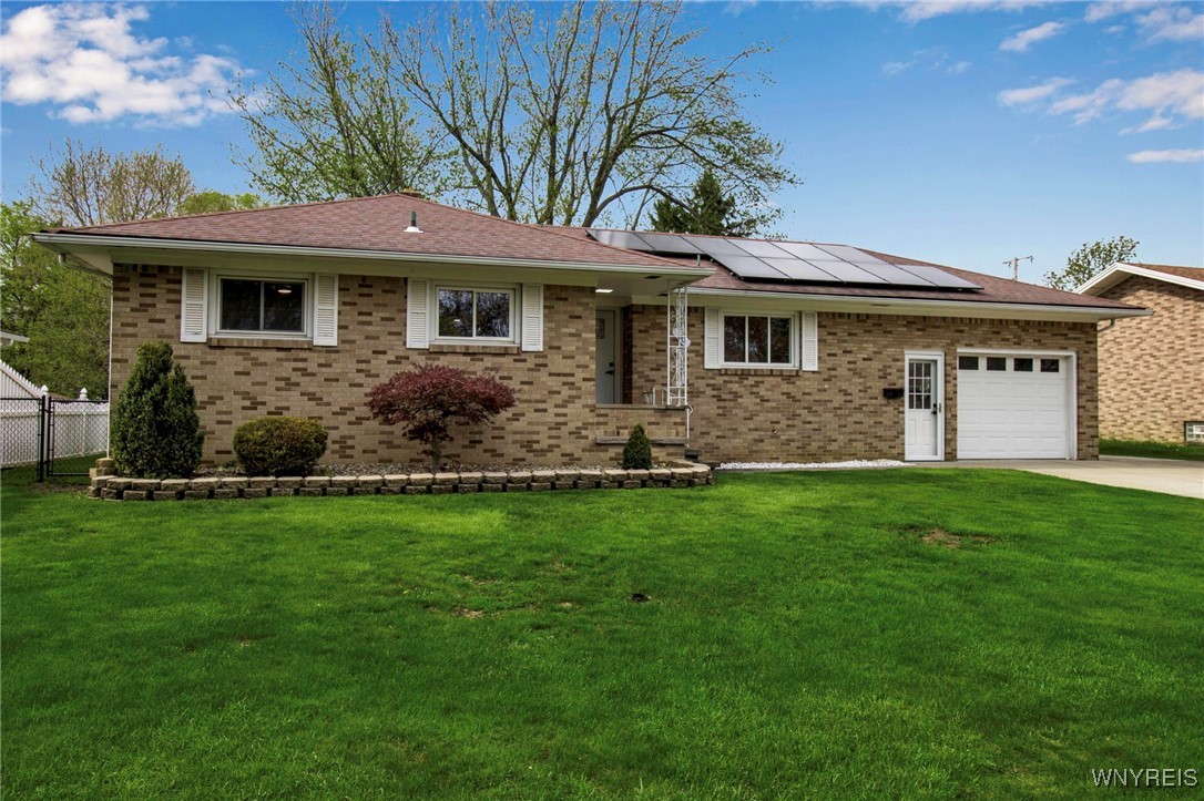 30 Ashford Place, Lancaster, New York image 1