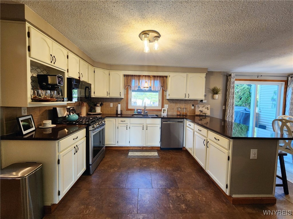 3361 Creekview Drive, Hamburg, New York image 10