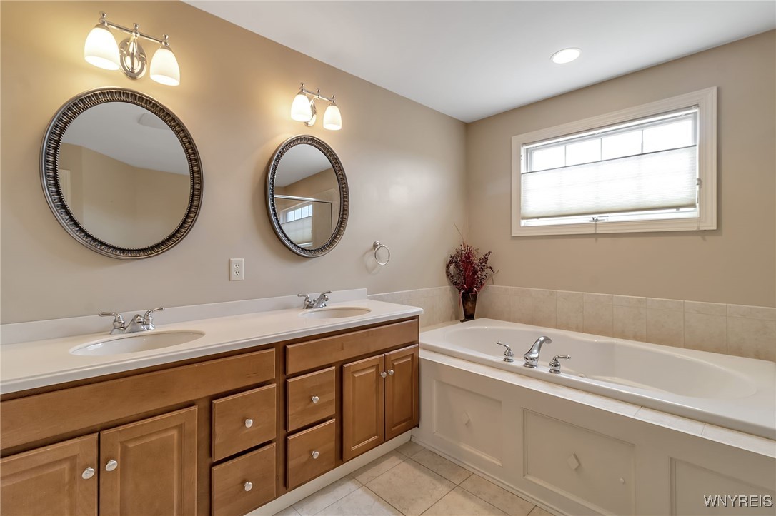 9688 Rosecroft Drive, Clarence, New York image 30