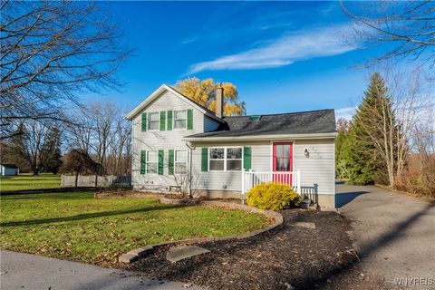 Photo of 8770 Sesh Road, Clarence, NY 14032 (MLS # B1652513)