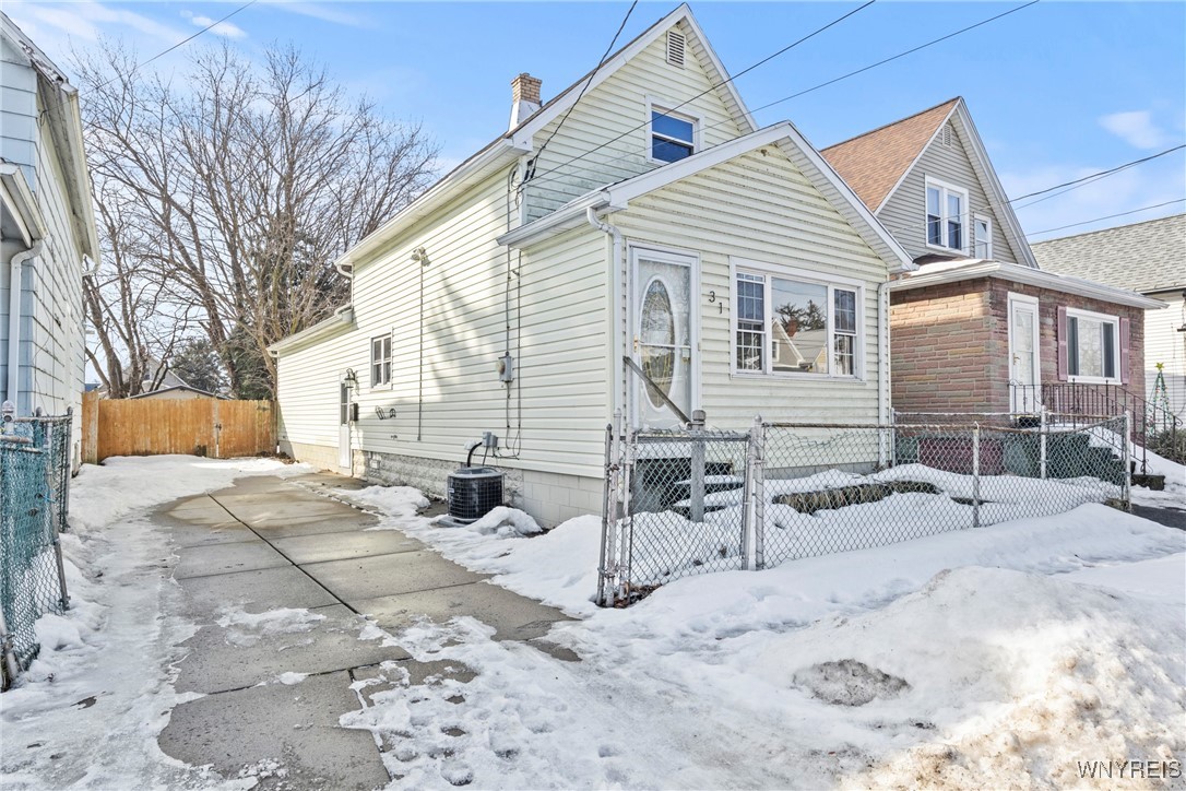 31 Cooke Street, Lackawanna, New York image 1