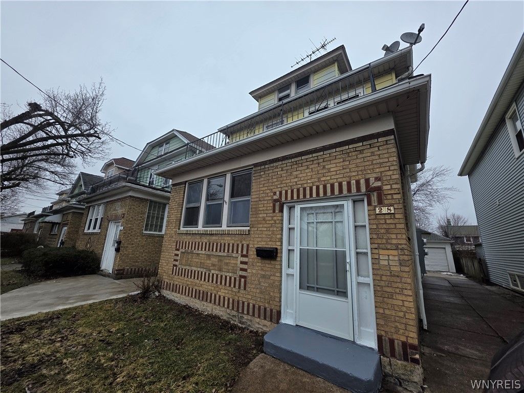 Photo of 28 Blum Avenue, Buffalo, NY 14216 (MLS # B1659855)