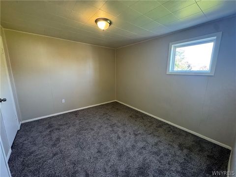 Tiny photo for 630 20th Street, Niagara Falls, NY 14301 (MLS # B1684087)