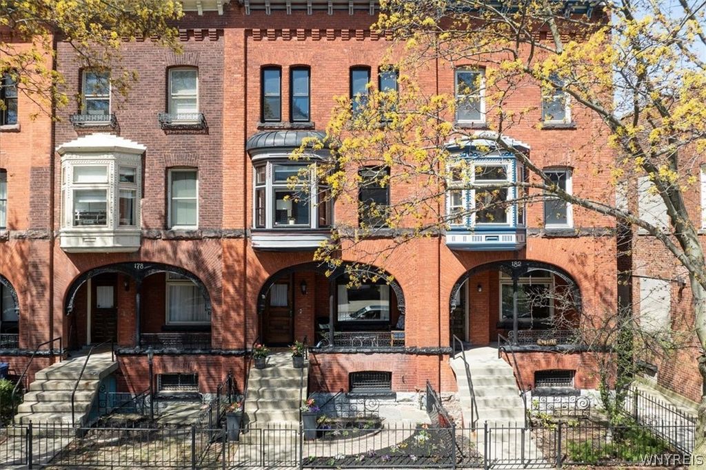 Photo of 180 N Pearl Street, Buffalo, NY 14202 (MLS # B1677034)