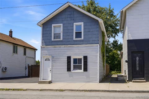 Homes For Sale - 210 Oliver Street<br/> North Tonawanda, NY 14120