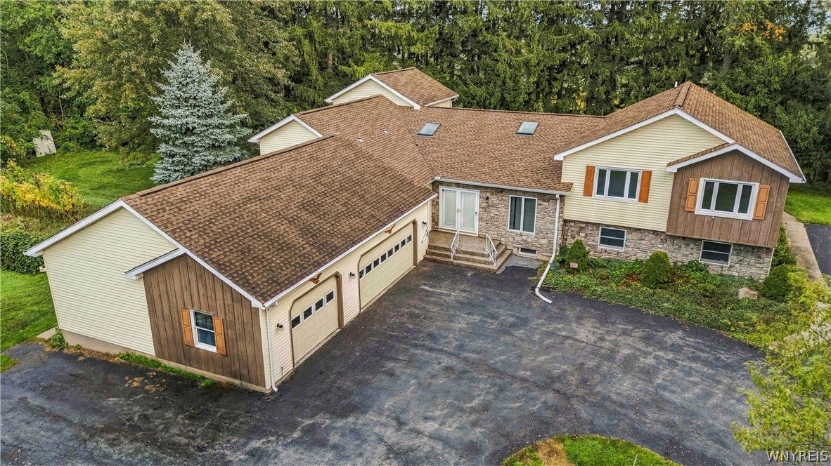 7569 Fairview Drive