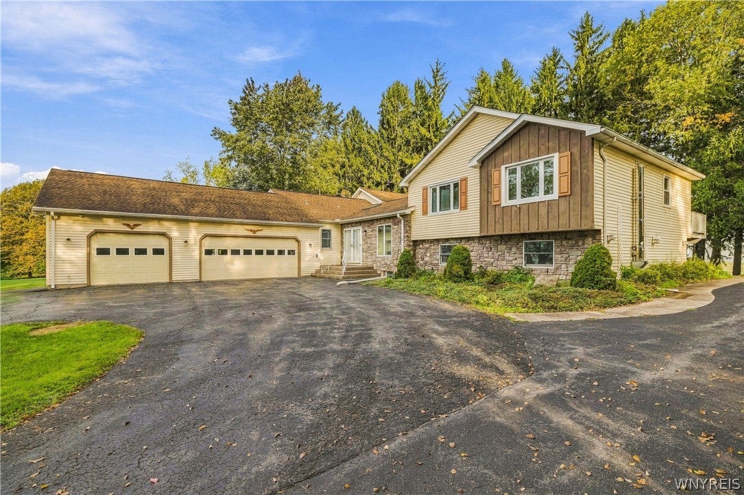 7569 Fairview Drive