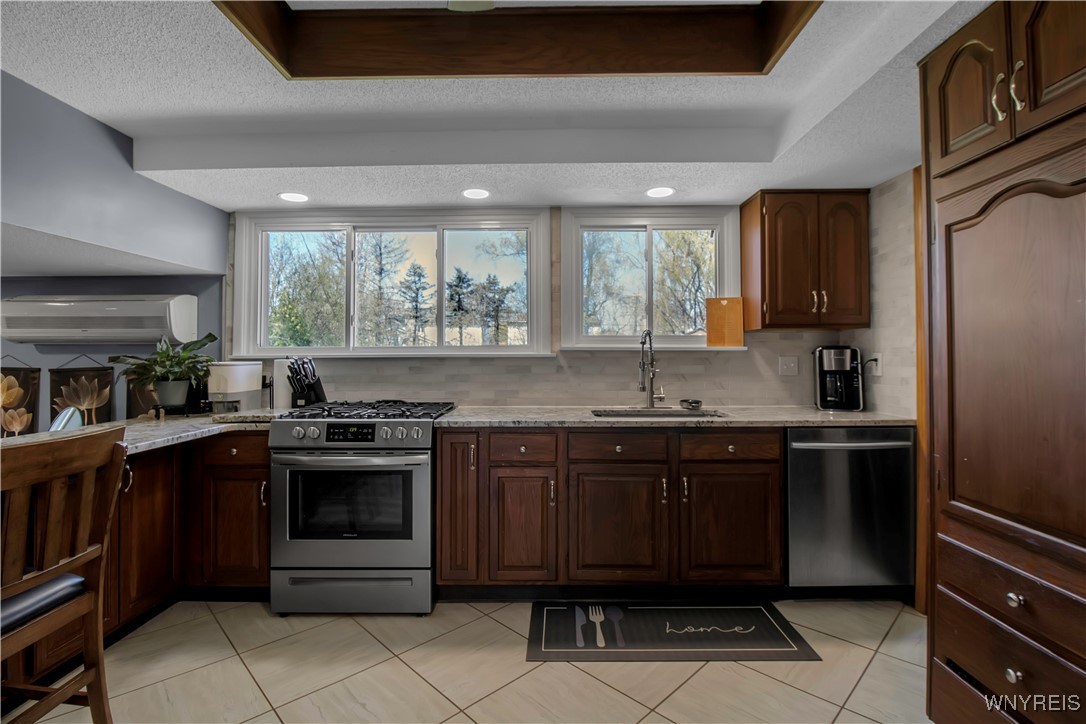 567 Cottonwood Drive, Amherst, New York image 10