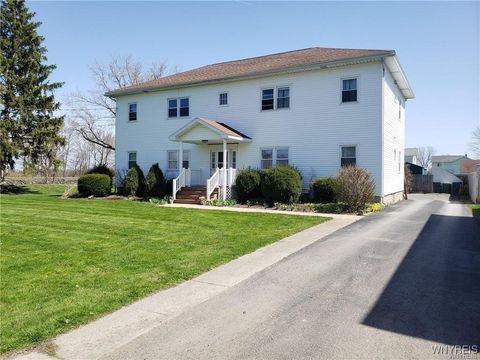 Photo of 10 Washington Street #4, Royalton, NY 14105 (MLS # B1660544)