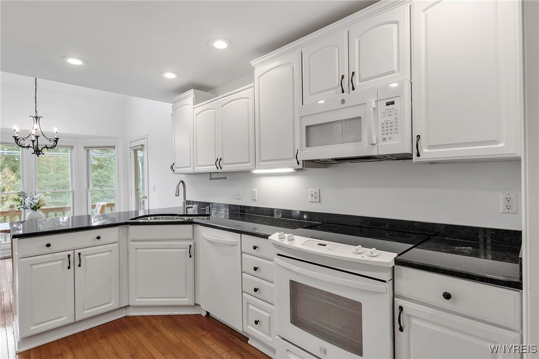 33 Brookins Green Drive, Orchard Park, New York image 14