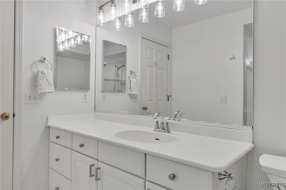 33 Brookins Green Drive, Orchard Park, New York image 20