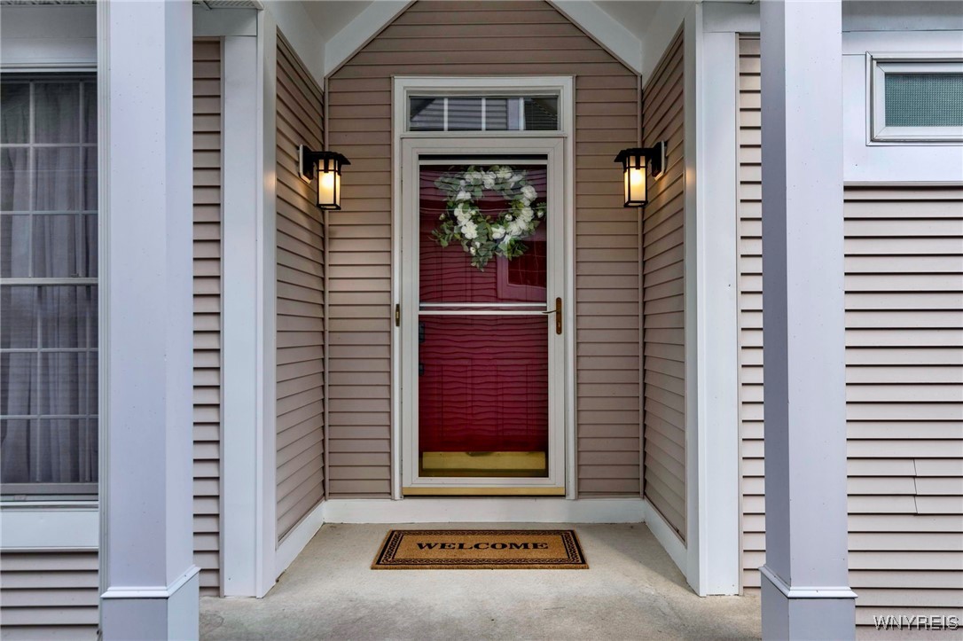 33 Brookins Green Drive, Orchard Park, New York image 4