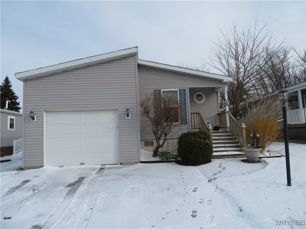 Photo of 5455 Southwestern Boulevard #15, Hamburg, NY 14075 (MLS # B1653161)