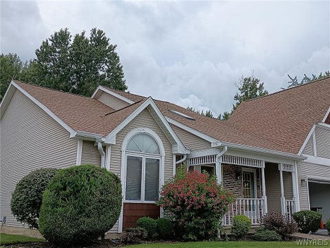 Photo of 59 Spicebush Lane, Amherst, NY 14221 (MLS # B1714410)