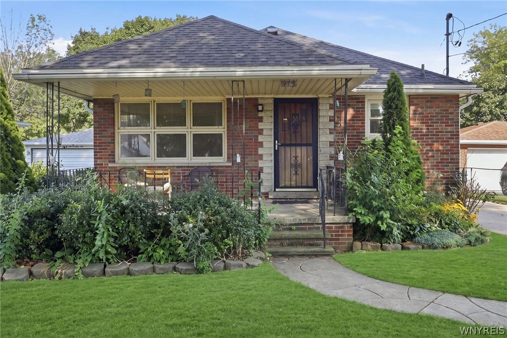 Photo of 415 73rd Street, Niagara Falls, NY 14304 (MLS # B1704678)