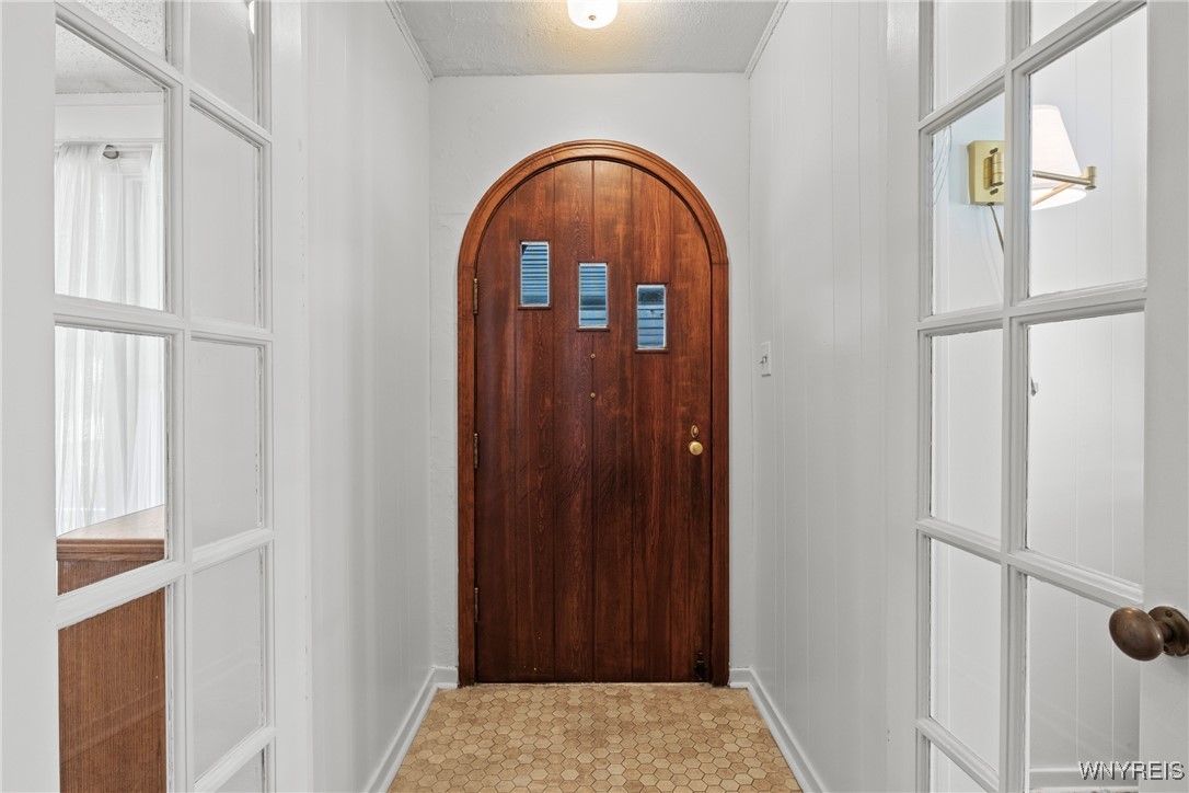 988 Cleveland Drive, Cheektowaga, New York image 4