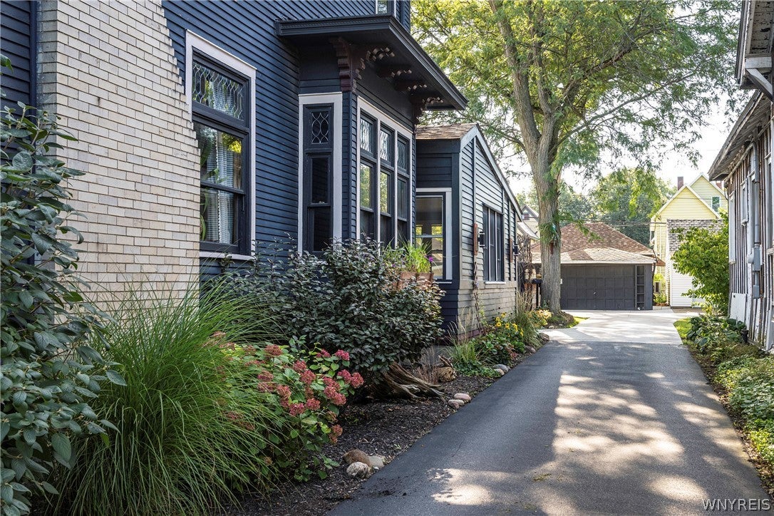 21 Parkside Avenue