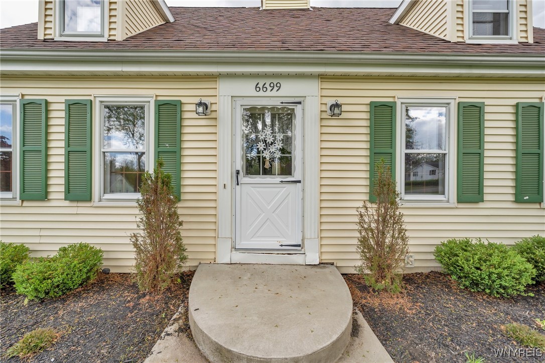 6699 Vail Drive, Hamburg, New York image 2