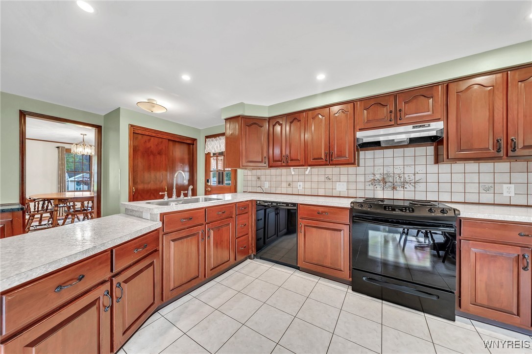 6699 Vail Drive, Hamburg, New York image 12