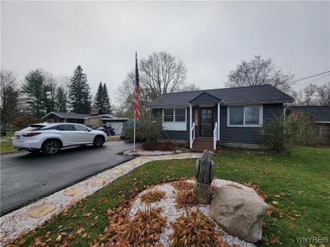 Photo for 7260 Tonawanda Creek Road