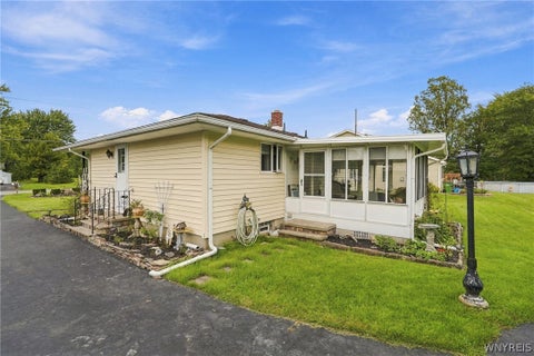 Tiny photo for 2746 Homeyer Road, Wheatfield, NY 14120 (MLS # B1715316)