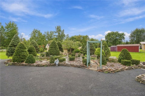 Tiny photo for 2746 Homeyer Road, Wheatfield, NY 14120 (MLS # B1715316)