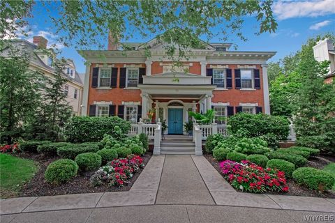 Photo of 70 Oakland Place, Buffalo, NY 14222 (MLS # B1531779)